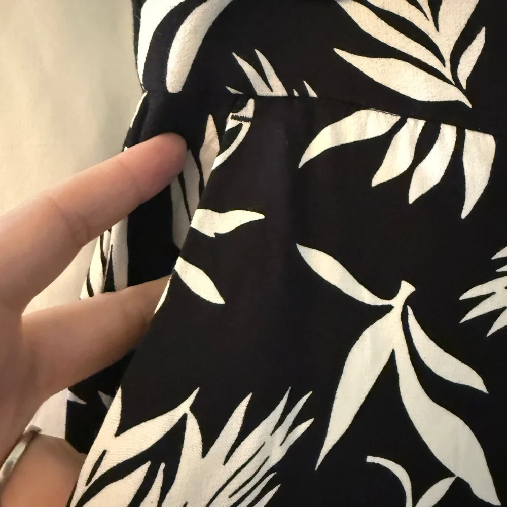 LOFT Monochrome Leaf Pattern wide leg trousers size L - Picture 2 of 7